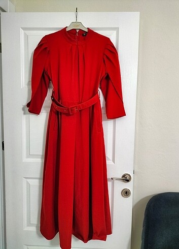 Kırmızı tesettür elbise 