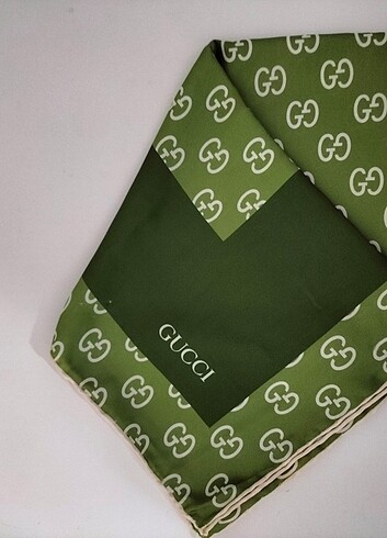 Gucci eşarp 