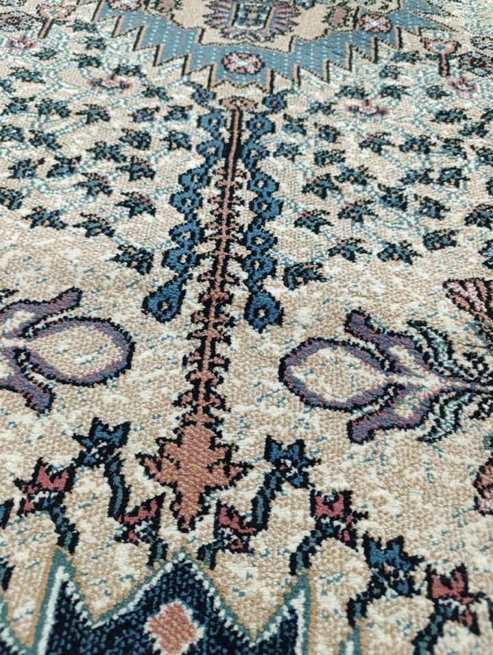 Klasik Desenli Çok Renkli Halı - Görsel 3