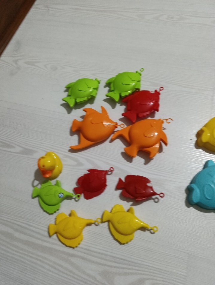 Renkli Plastik Balık Oyuncak Seti - Görsel 4