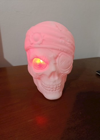 Renkli Işıklı Kafatası Figürin - Görsel 2