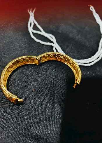 Altın Renkli bilezik ve Boncuklu Kadın kolye - Görsel 4