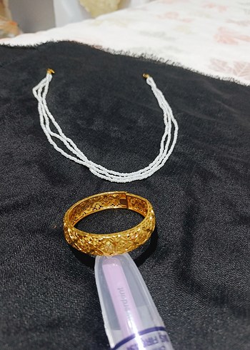 Altın Renkli bilezik ve Boncuklu Kadın kolye - Görsel 5