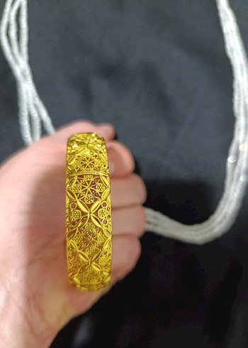 Altın Renkli bilezik ve Boncuklu Kadın kolye - Görsel 3