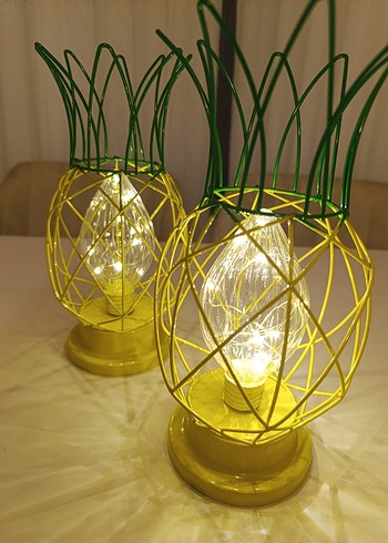  Beden Renkli Ananas Tasarımlı Masa Lambası