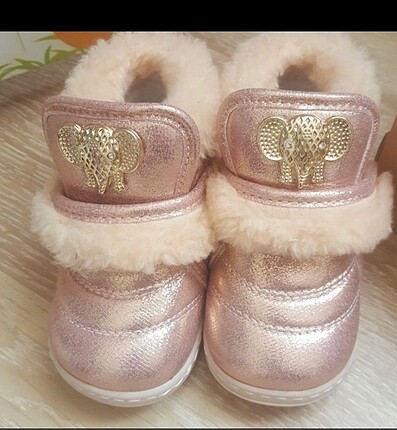Bebek ayakkabısı