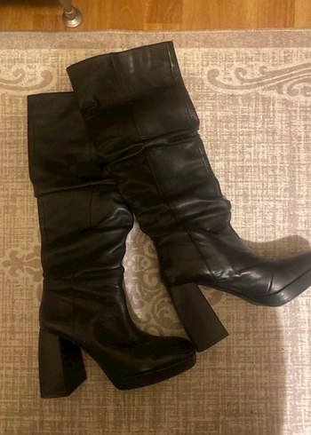 Bershka Topuklu Çizme - Görsel 3