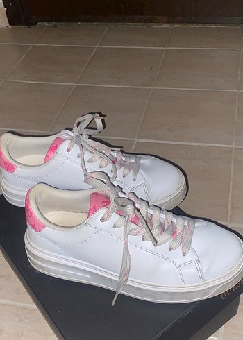 Guess kadın ayakkabı - Görsel 3