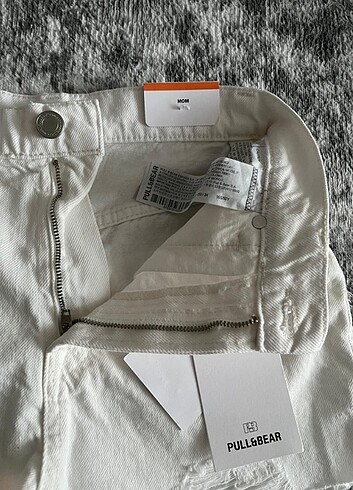 Pull and Bear etiketli kot şort 