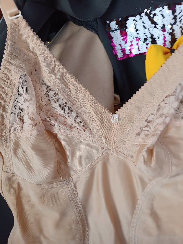 Bej Dantelli Göğüs Destekli Hemşire Korsesi - Görsel 2