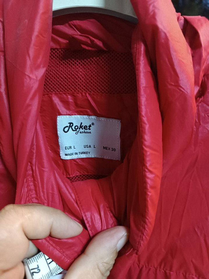 Kadın Parlak Kırmızı Midi Yağmurluk - Görsel 4