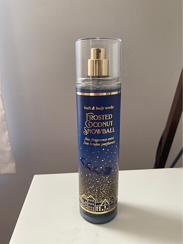 Bath and body works -frosted coconut snowball-