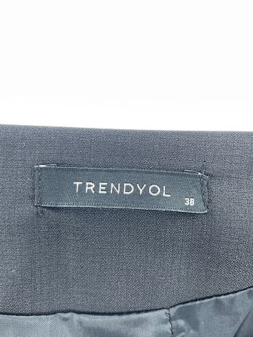 38 Beden siyah Renk Trendyol & Milla Blazer %70 İndirimli.