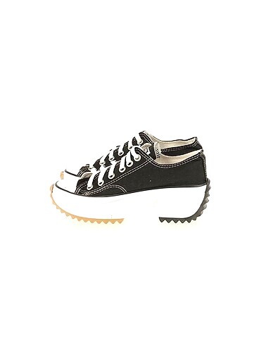 Converse Spor Ayakkabı %70 İndirimli.