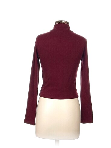 m Beden Bershka Sweatshirt %70 İndirimli.