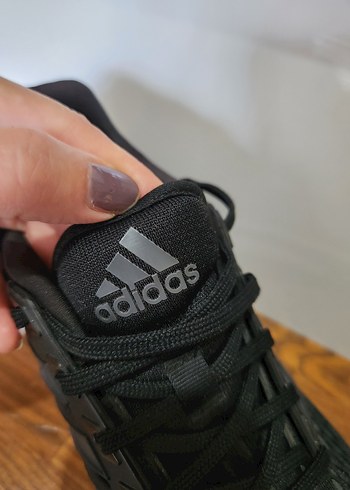 Adidas koşu ayakkabısı
