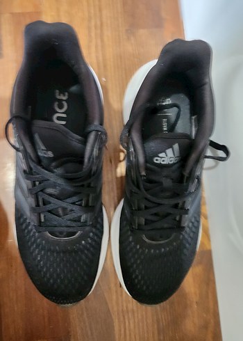 37,5 Beden Adidas koşu ayakkabısı