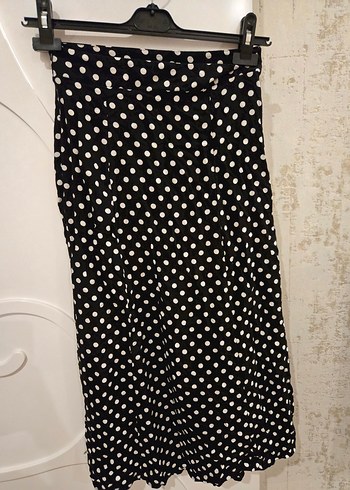 Puantiye Desenli Siyah diz alti yırtmaçlı Etek - Görsel 3