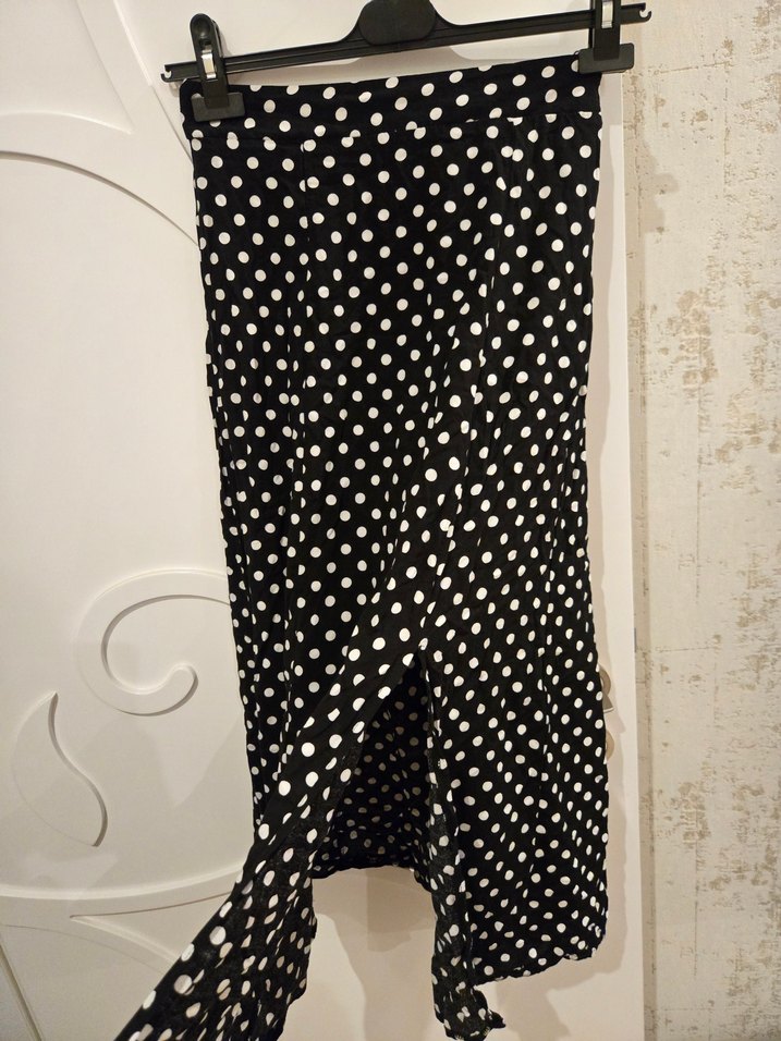 Puantiye Desenli Siyah diz alti yırtmaçlı Etek - Görsel 2