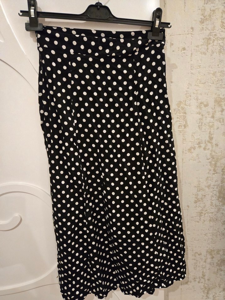 Puantiye Desenli Siyah diz alti yırtmaçlı Etek - Görsel 3