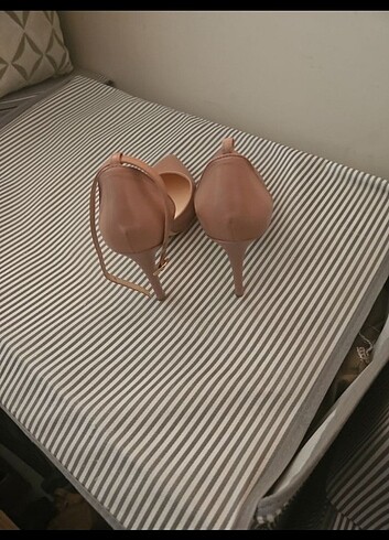 Hitic stiletto