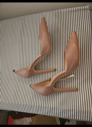 Hitic stiletto