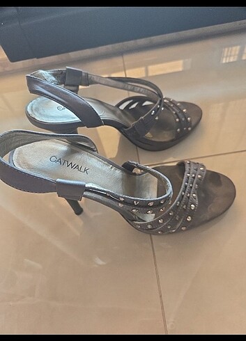 39 Beden gri Renk Catwalk topuklu sandalet 