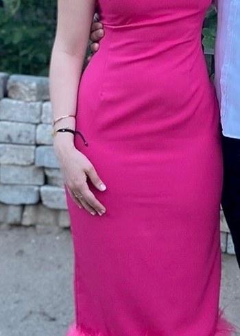 Pembe Etek Ucu Tüylü Midi Abiye Elbise - Görsel 3