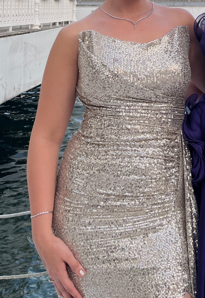 Parlak Altın Uzun Abiye Elbise - Görsel 4