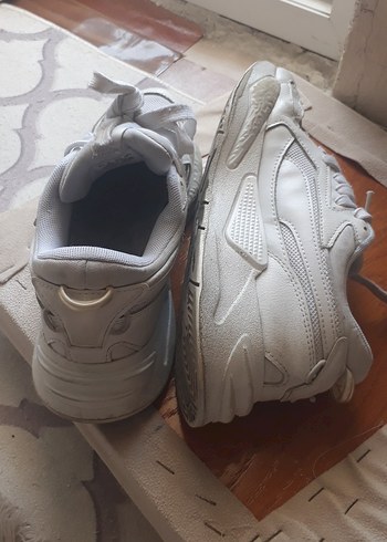 Beyaz Kadın Spor Ayakkabı Dolgulu Topuklu