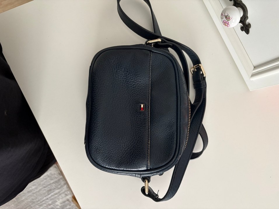 Tommy Hilfiger çapraz çanta - Görsel 3