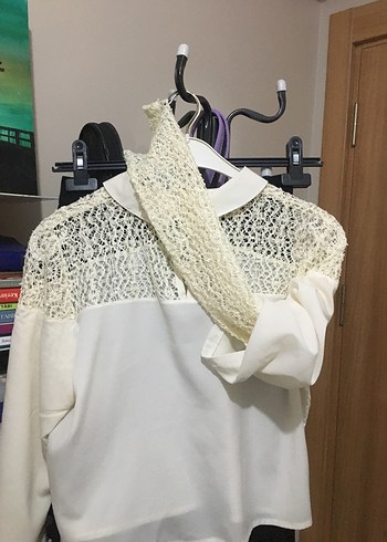 42 Beden Dantelli saten kumaş buluz tarzı gömlek