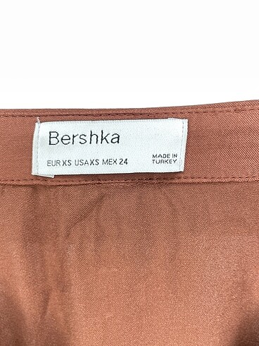 xs Beden kahverengi Renk Bershka Gömlek %70 İndirimli.
