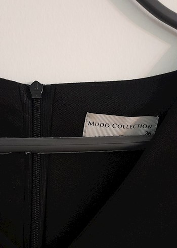 Siyah Kısa Kollu V Yaka Elbise - Görsel 3