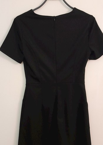 Siyah Kısa Kollu V Yaka Elbise - Görsel 5