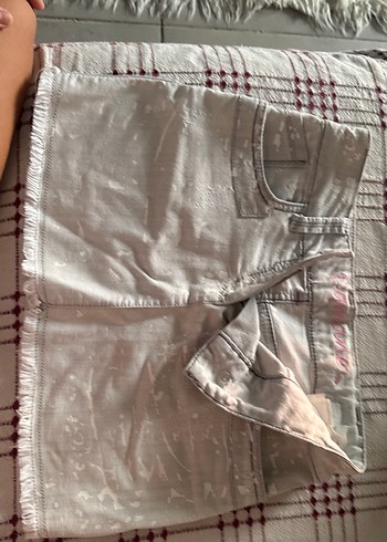 Düğmeli Gri Batik Desenli Mini Etek