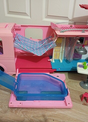  Barbie karavan