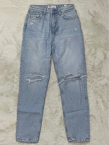 Bershka diz kapağı yırtıklı mom jean