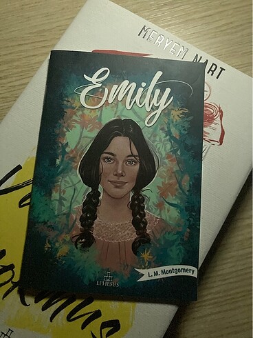  Beden Renk Bir Varmış Bir Yokmuş-Meryem Nart