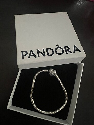 Pandora Pandora