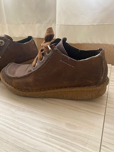 37 Beden Clarks