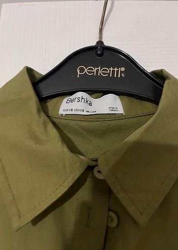 Bershka Kadın Haki Renk Düğmeli Uzun Kollu Gömlek - Görsel 4