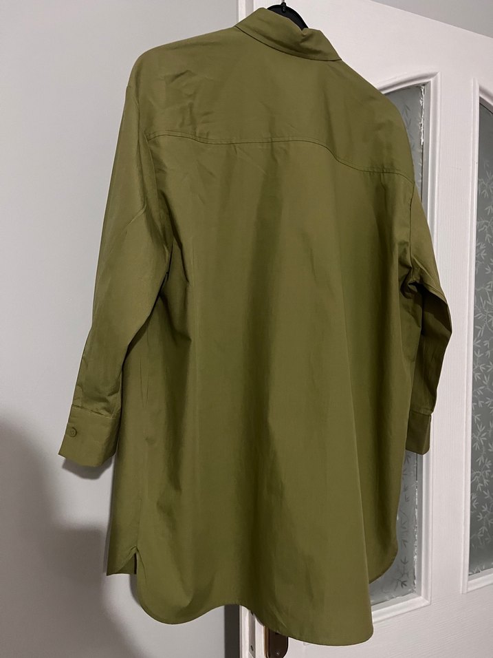 Bershka Kadın Haki Renk Düğmeli Uzun Kollu Gömlek - Görsel 3