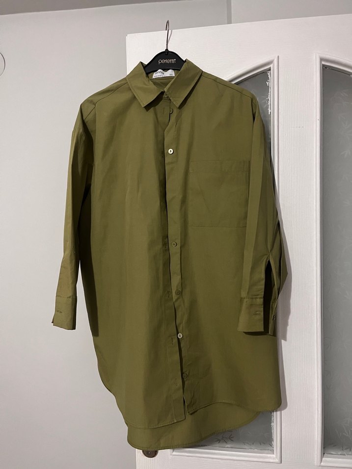 Bershka Kadın Haki Renk Düğmeli Uzun Kollu Gömlek - Görsel 2