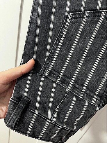 xs Beden Bershka çizgili pantolon