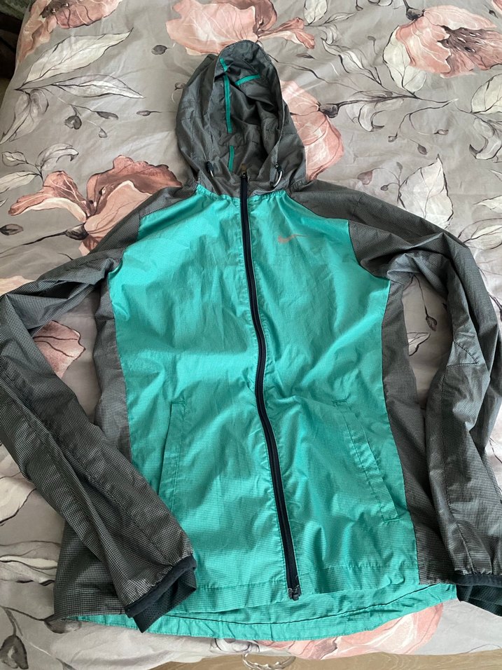 Nike Gri ve Turkuaz Kapüşonlu Yağmurluk - Görsel 2