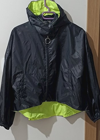 Siyah Kapüşonlu Kadın Spor Ceket