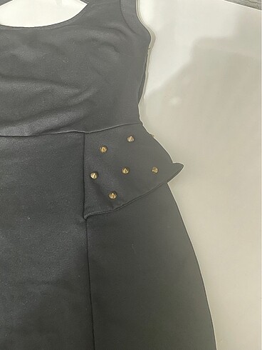 m Beden Pull & Bear Siyah Peplum Elbise 38 Beden - Perçin Detaylı Sırt D