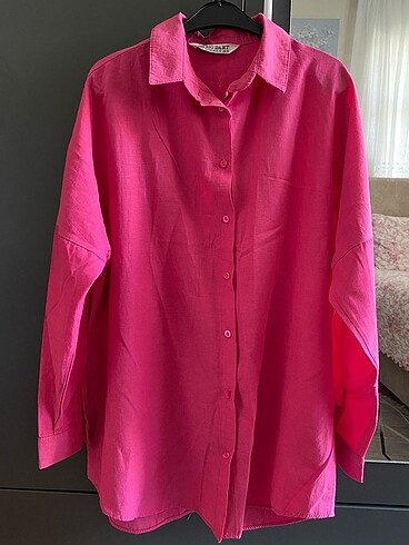 Pembe gömlek