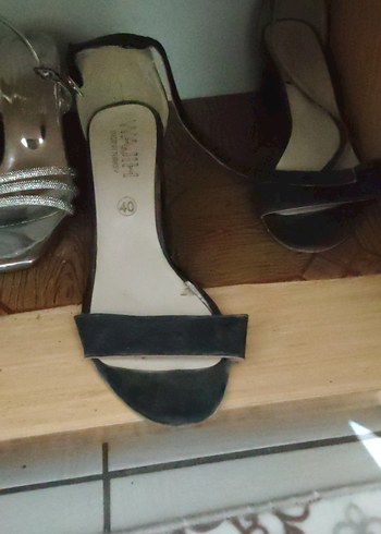 Siyah Minimalist Bantlı İnce Topuklu Kadın Ayakkabı - Görsel 2